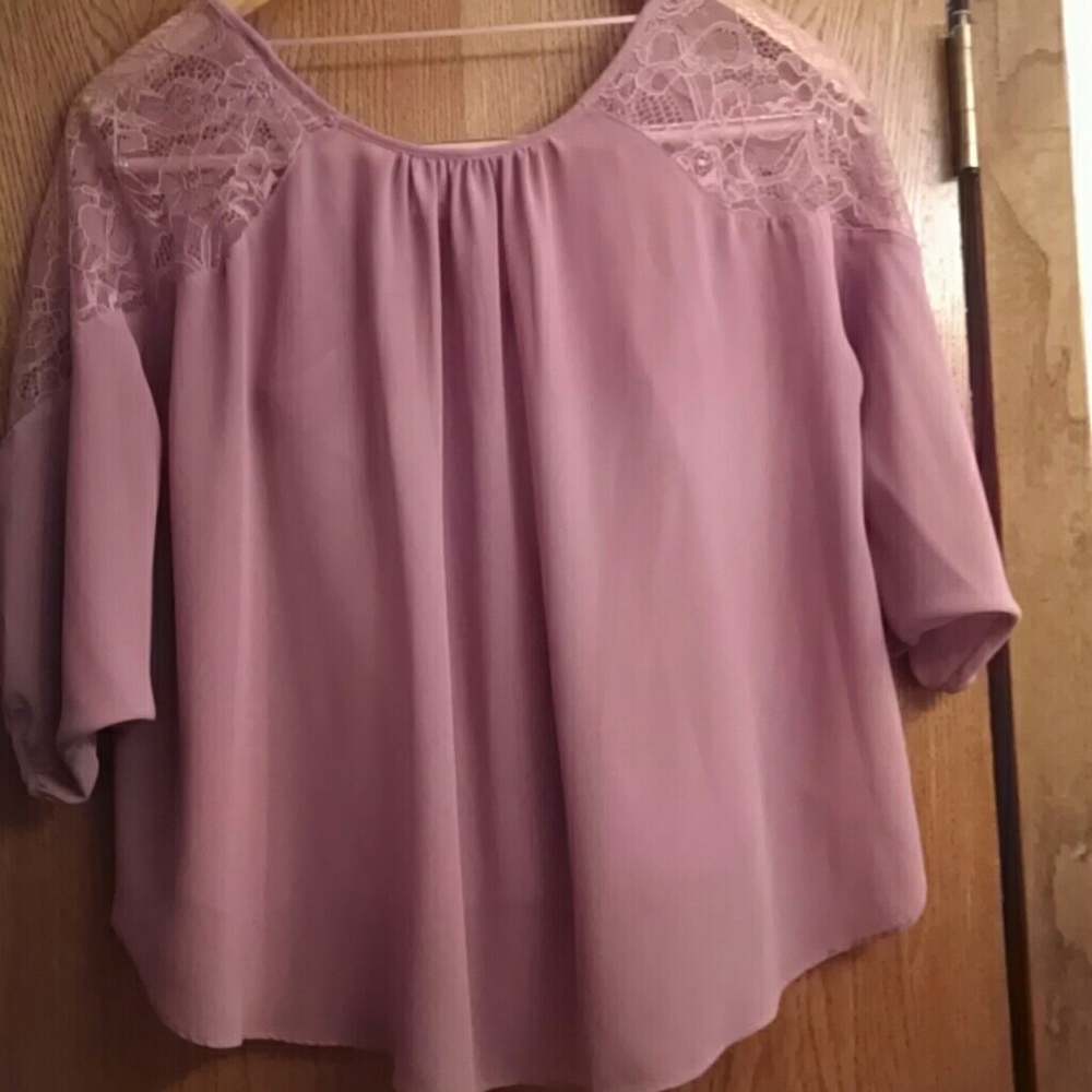 LC Lauren Conrad Rose colored lace detail blouse - Picture 2 of 3