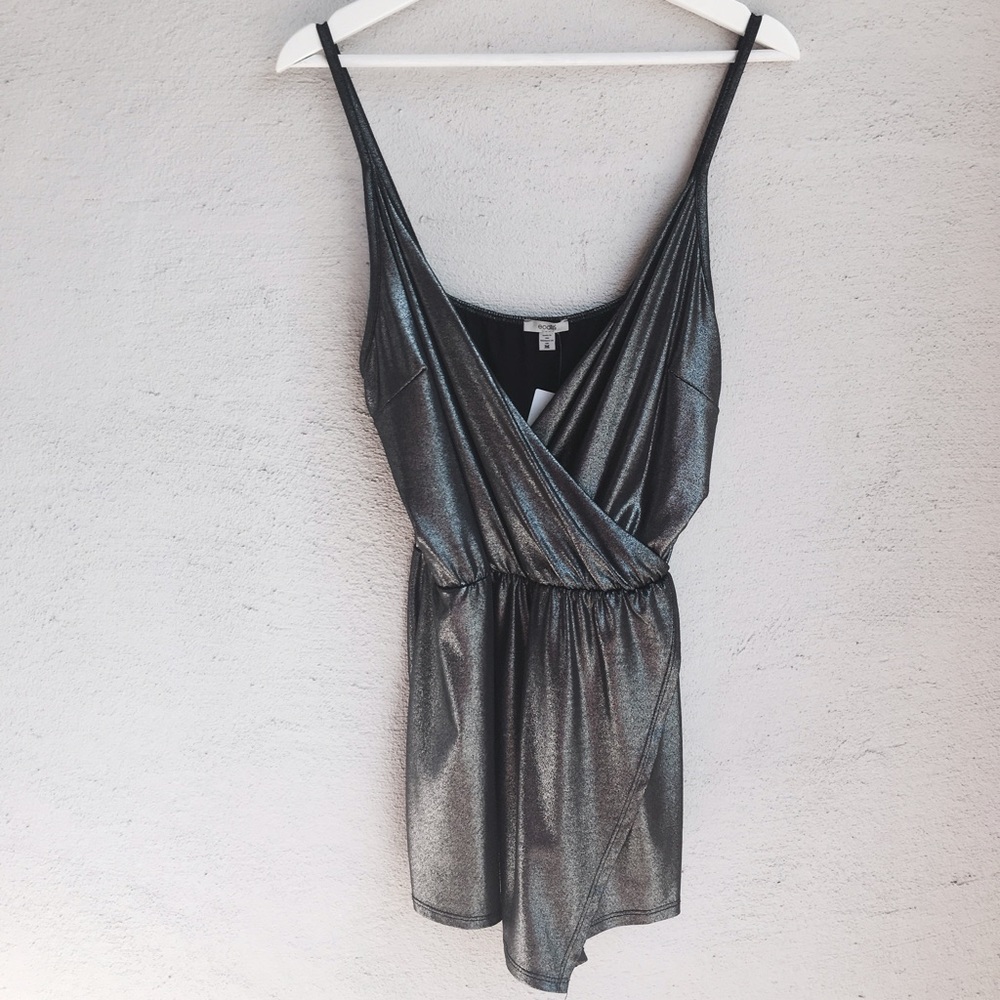 NEW WITH TAGS! Urban Outfitters Metallic Jumper