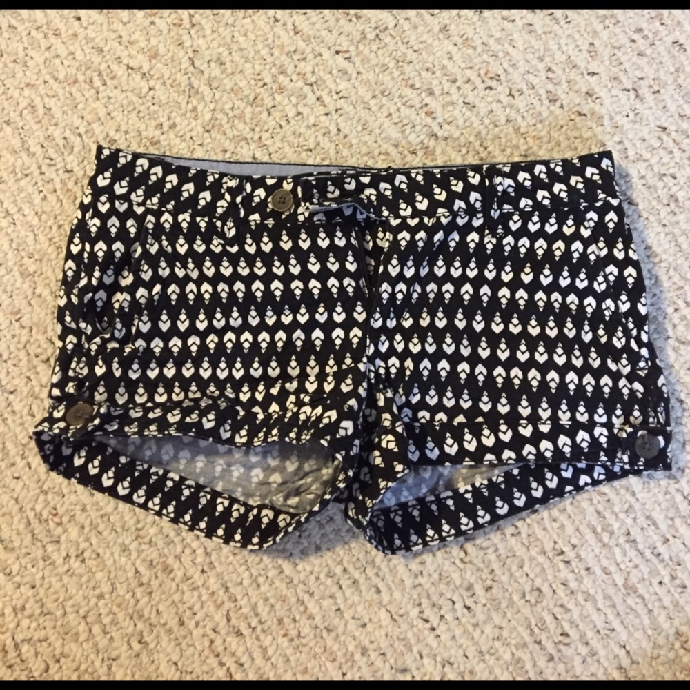 Black shorts with white pattern