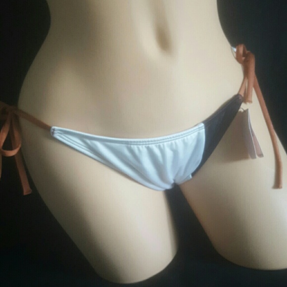 Victoria's Secret 34C MEDIUM BIKINI BUNDLE NWT