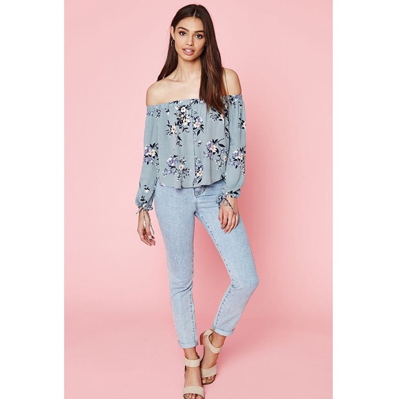 Kendall & Kylie Tops - •Kendall & Kylie• Off Shoulder Floral Top