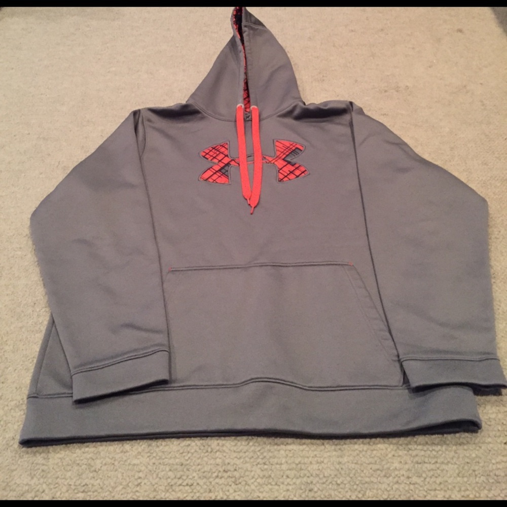 Under Armour sweatshirt