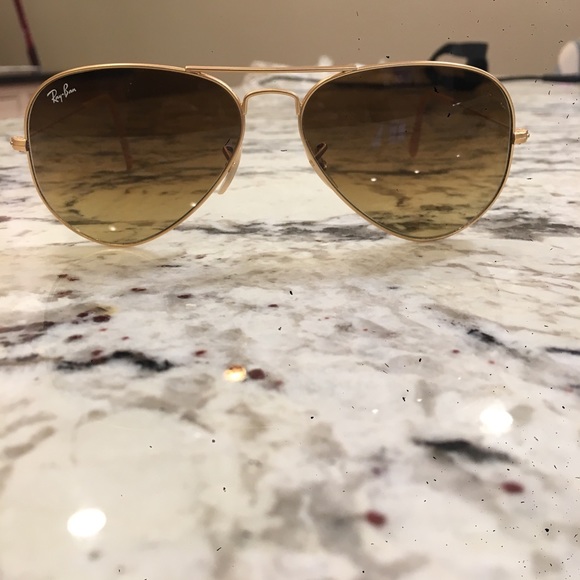 RAY BAN AVIATOR SUNGLASSES