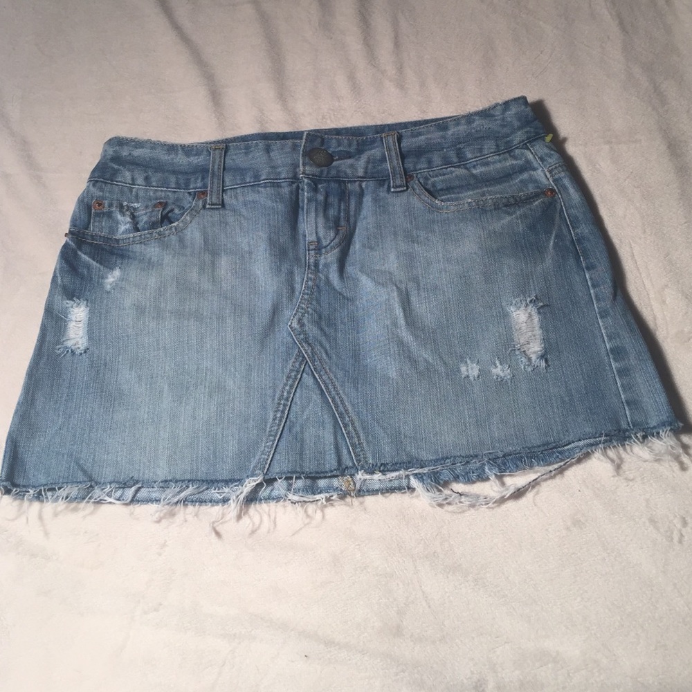 American eagle light wash distressed mini skirt
