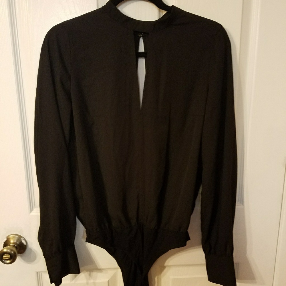 Open-Back Bodysuit - Picture 2 of 4