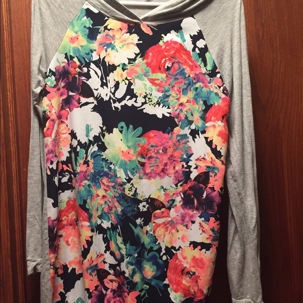 Flowered maternity tunic