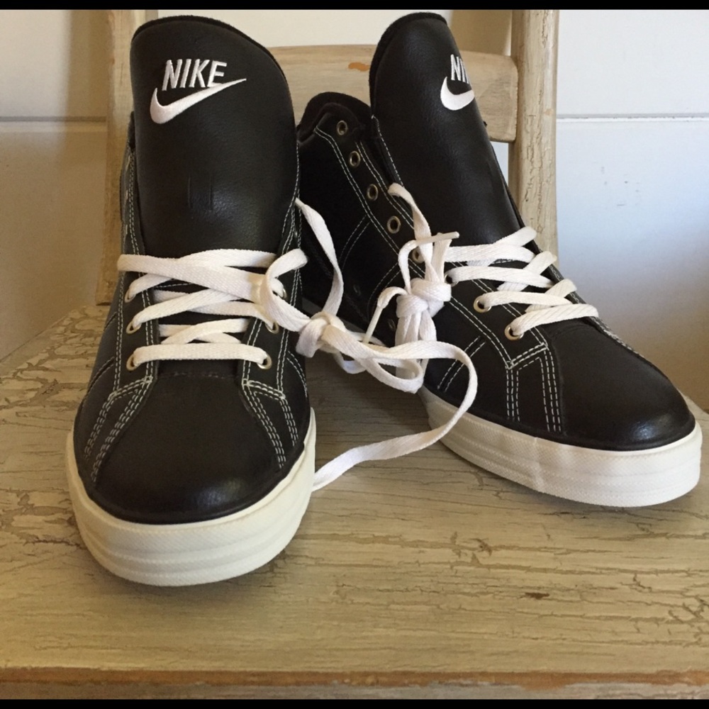 Nike Black Leather Retro Sneakers