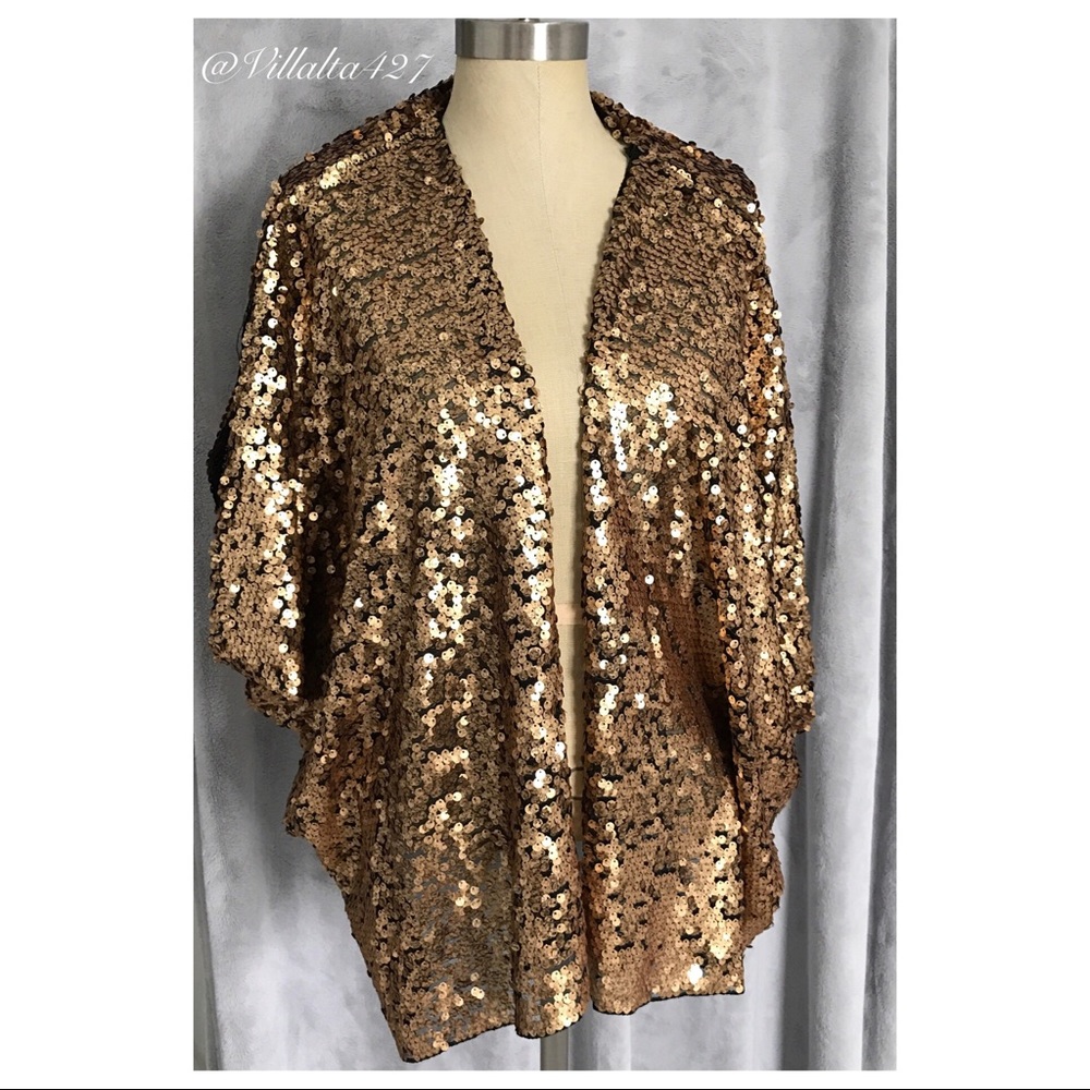 An adored golden sequin shawl! 🌞