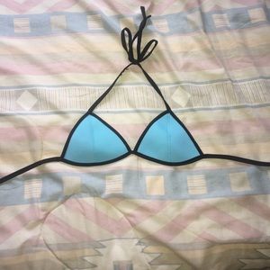 TRIANGL SWIMSUIT TOP