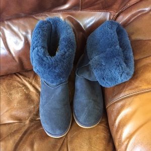 BLUE UGGS