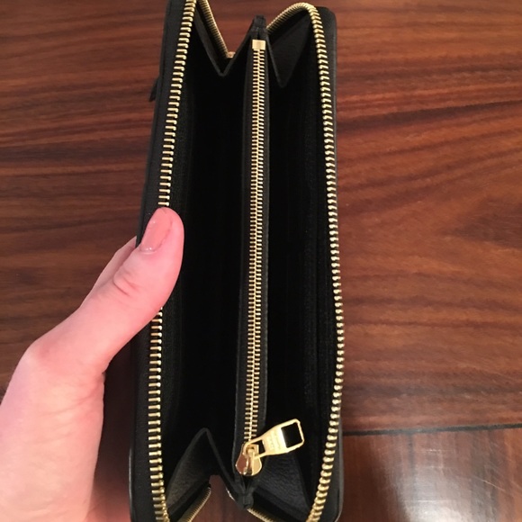 Louie Vuitton zippy wallet - Picture 2 of 6