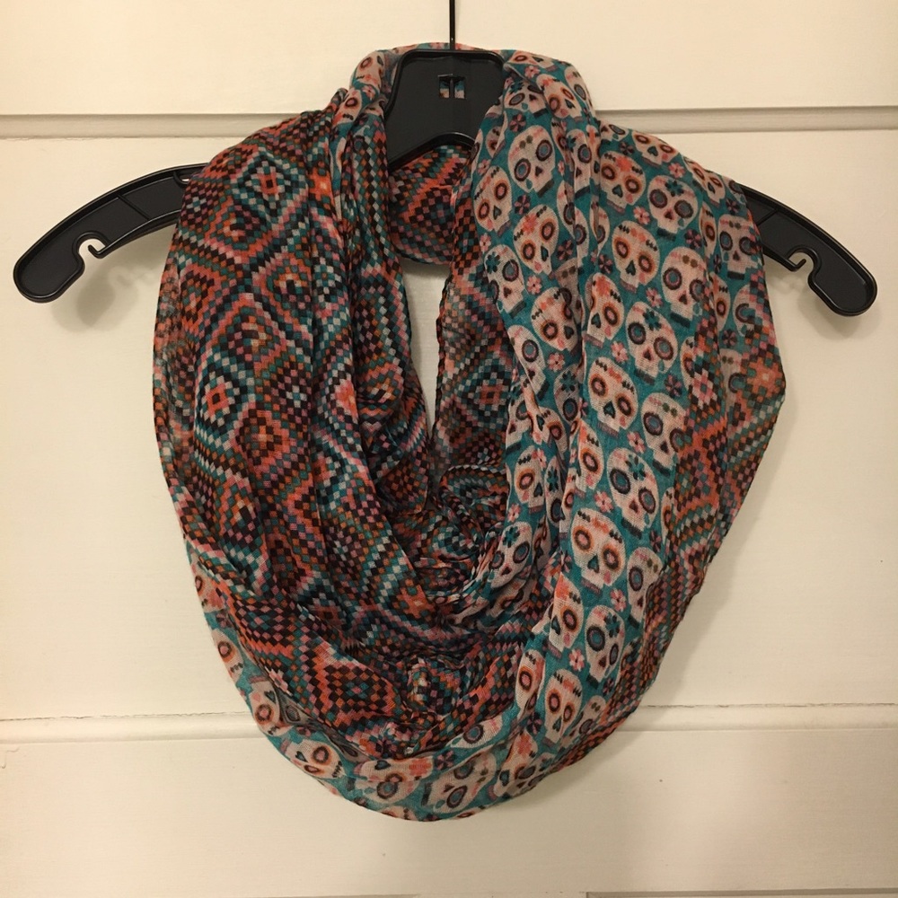 Anthropologie Springtime Infinity Scarf - Picture 4 of 6