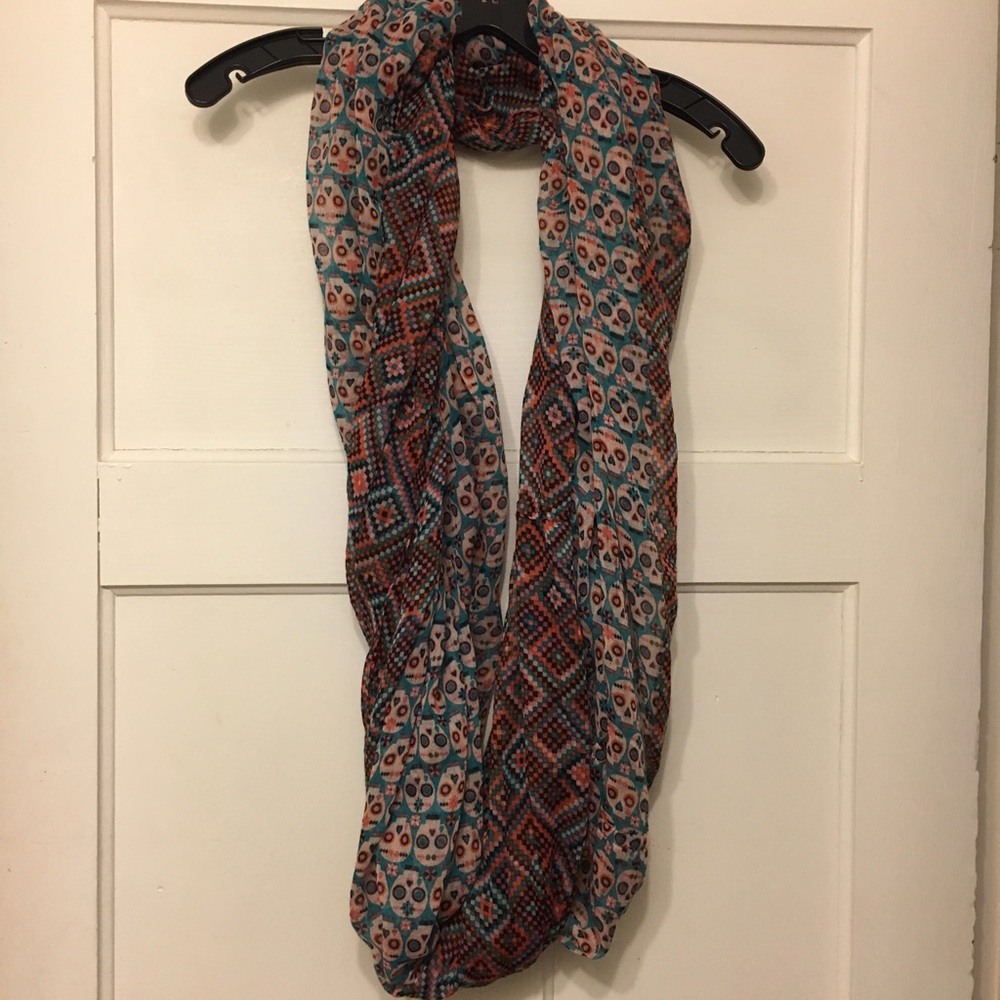 Anthropologie Springtime Infinity Scarf - Picture 5 of 6