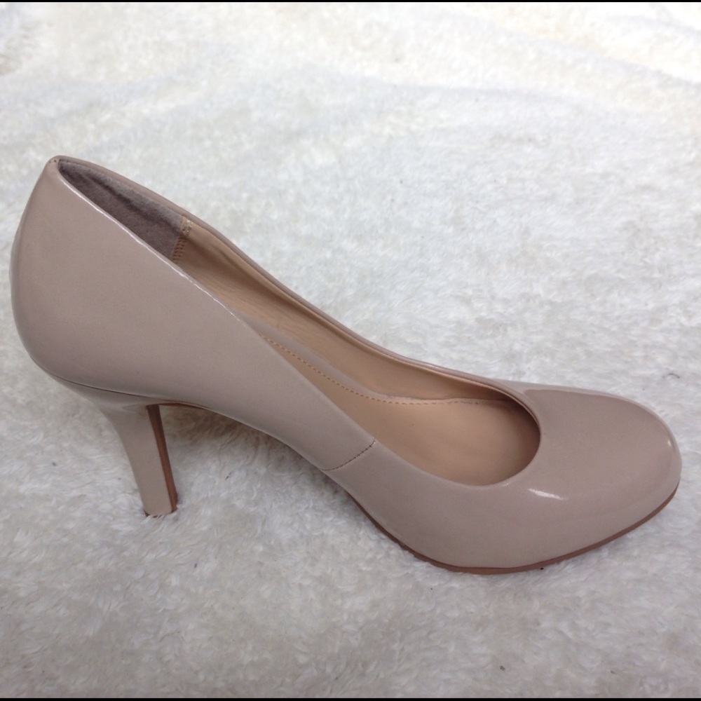 High Heels - Picture 3 of 4