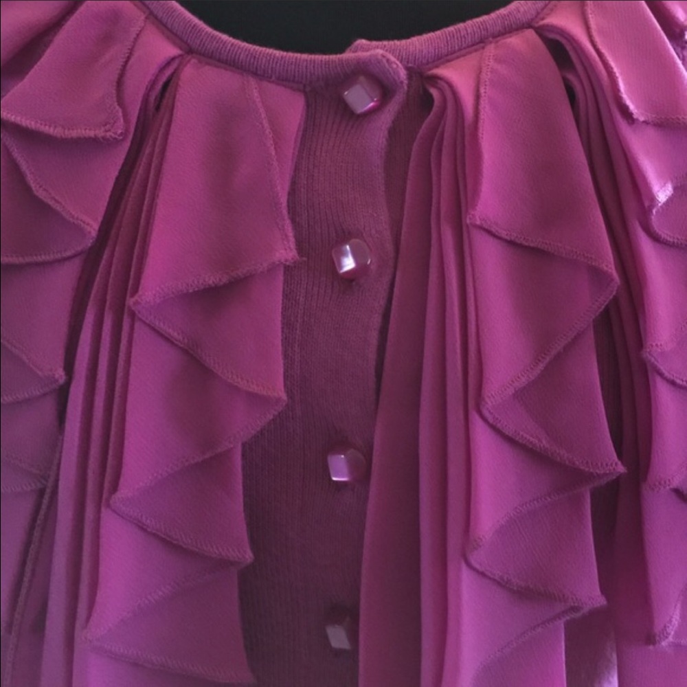 🌷 Adorable Fuchsia Ruffled Button-Down Sweater 🌷 - Picture 4 of 4