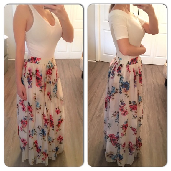 🎉HP🎉 ivory floral skirt with slip - Picture 2 of 4
