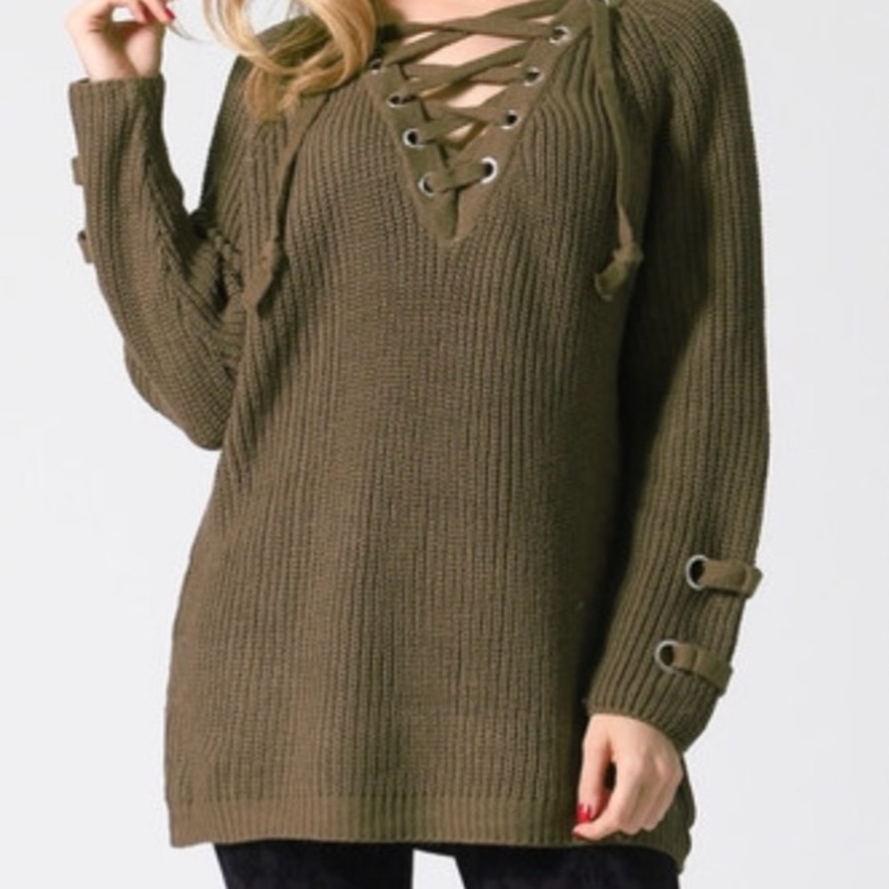 NWT 💚 Chunky Olive Green Sweater