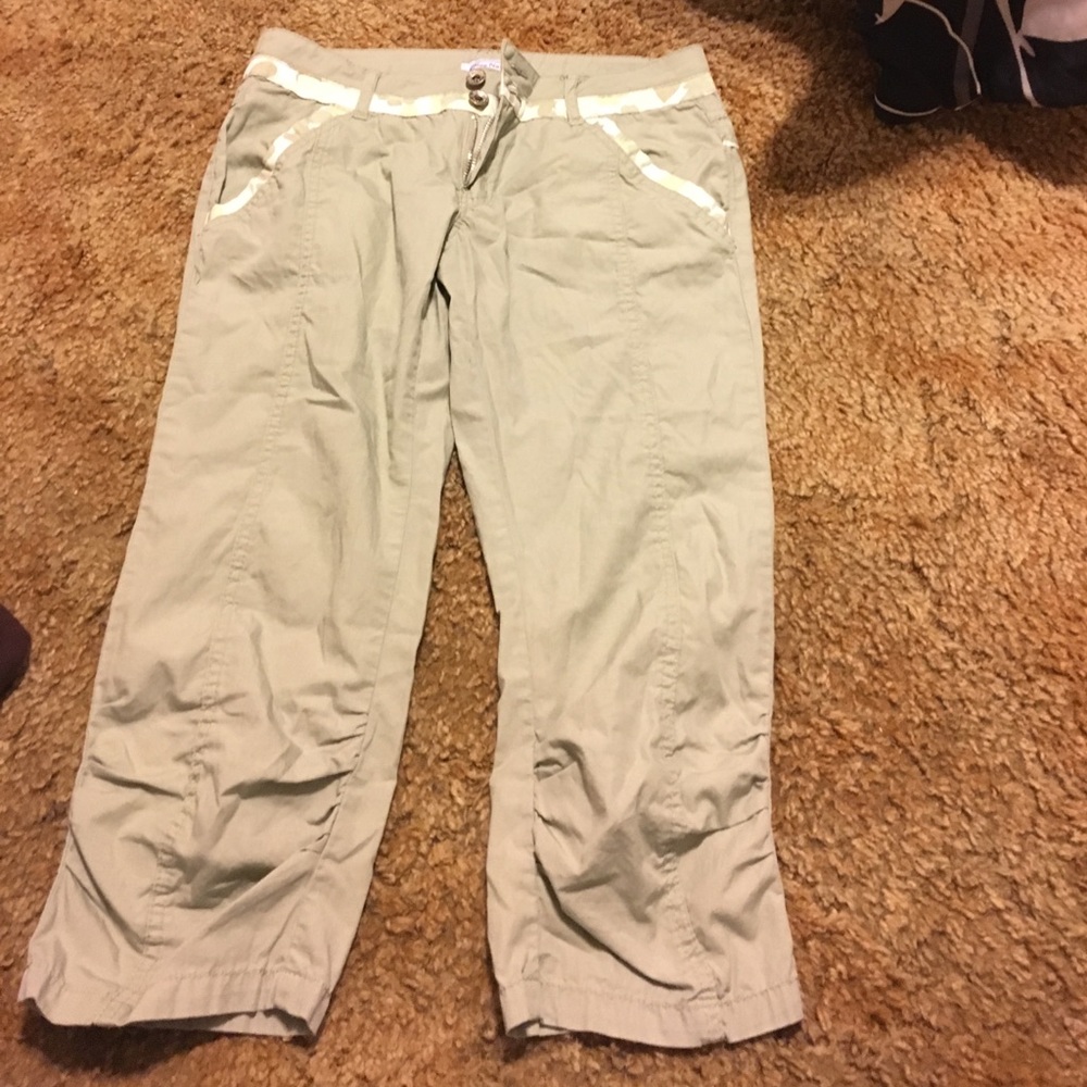 Light green capris