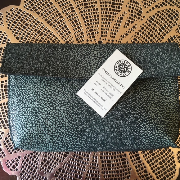 Streets Ahead Clutch - Picture 4 of 5