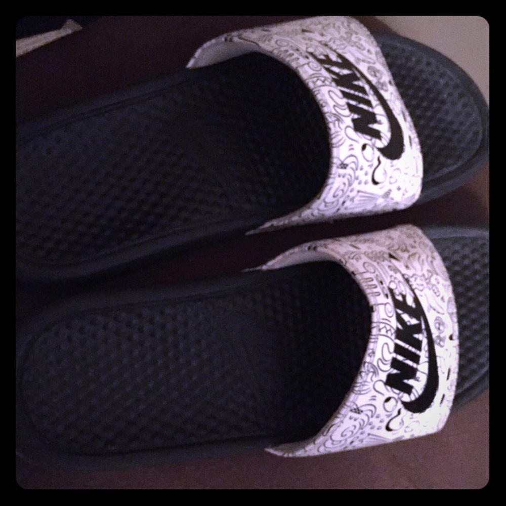 Women Nike Slides