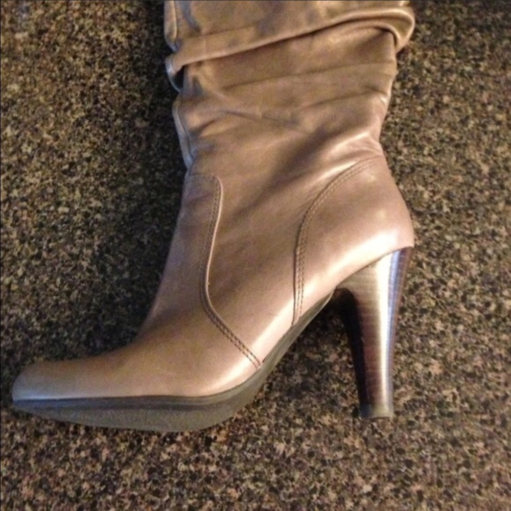 Guess genuine leather boots