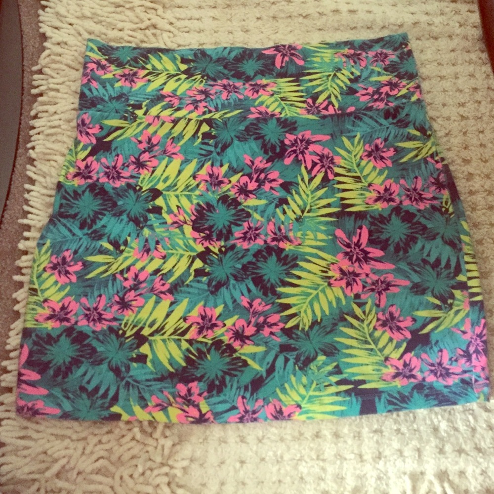 Tropical tight fitting skirt