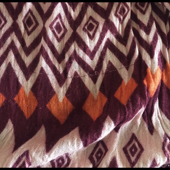 Aztec Patterned Scarf/Wrap - Picture 2 of 6