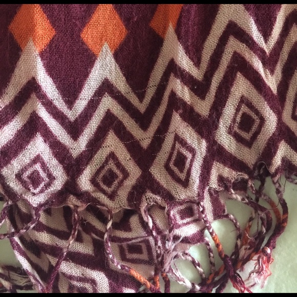 Aztec Patterned Scarf/Wrap - Picture 3 of 6