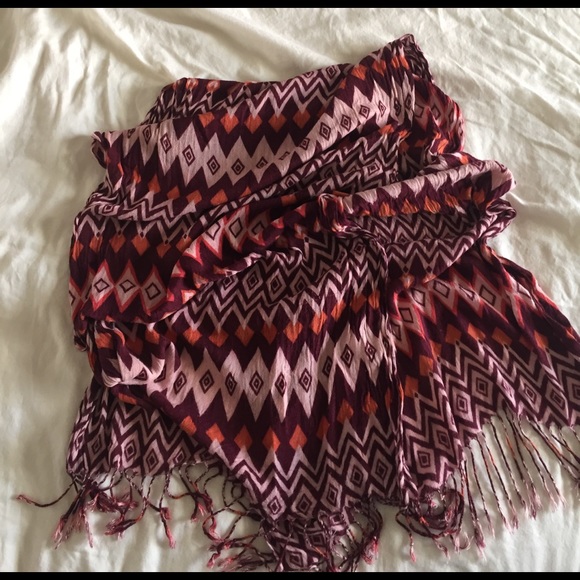 Aztec Patterned Scarf/Wrap - Picture 4 of 6