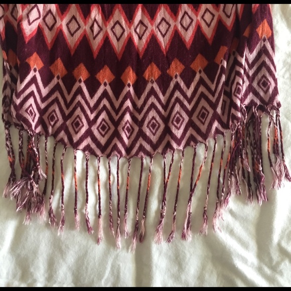 Aztec Patterned Scarf/Wrap - Picture 5 of 6