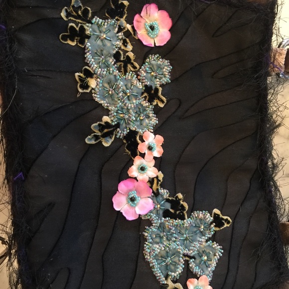 Mary Frances handbag - Picture 3 of 4