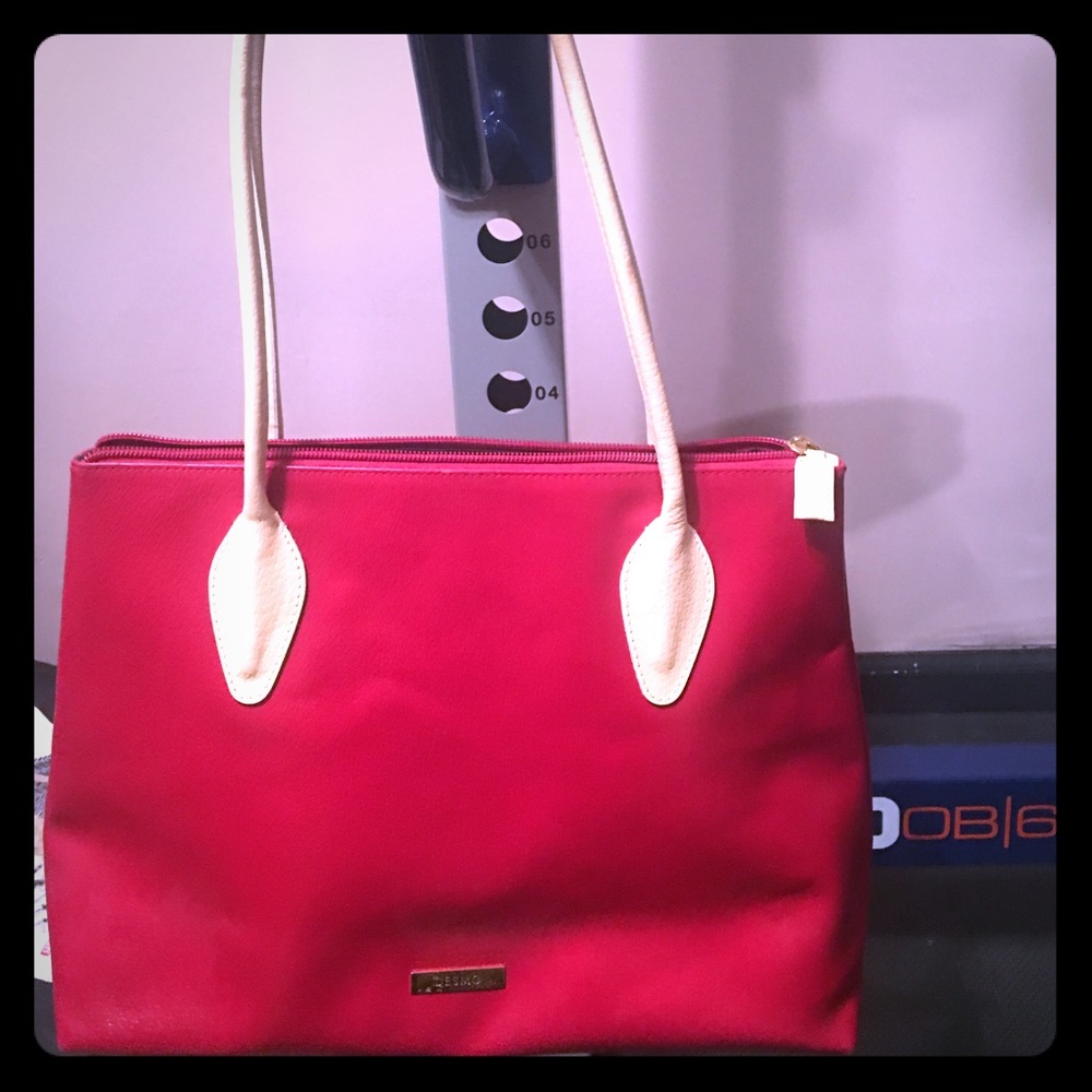 Red tote