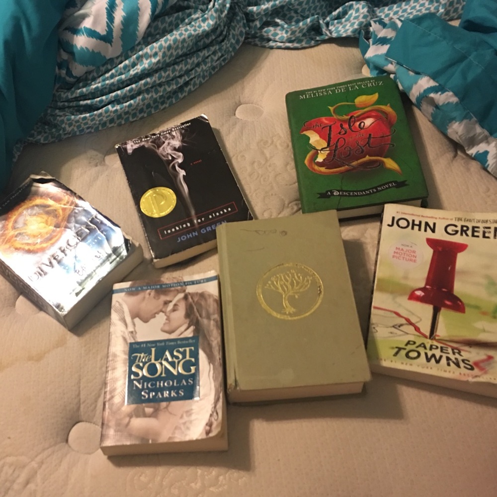 Bundle of 6 teen books