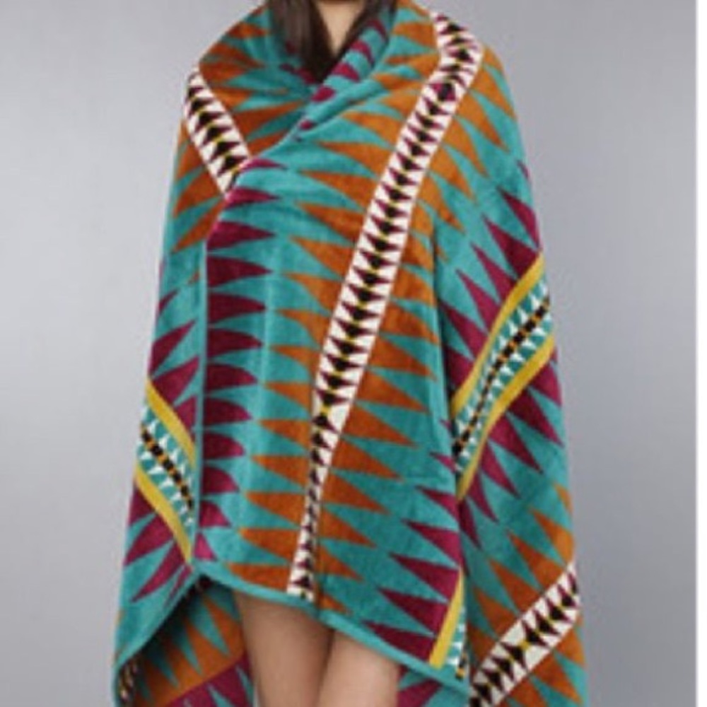 Two Pendleton Beach Towels - Picture 2 of 4