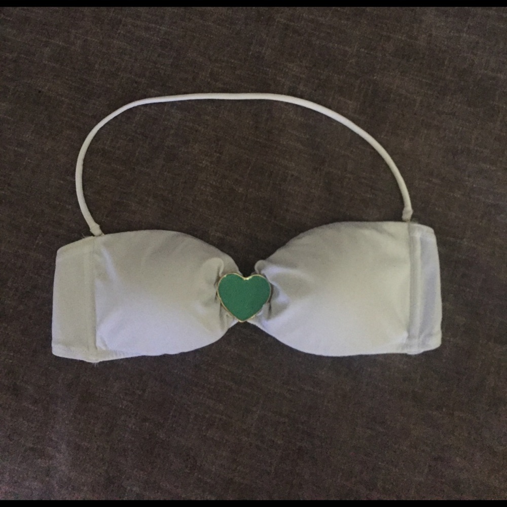 Cute bandeau top!