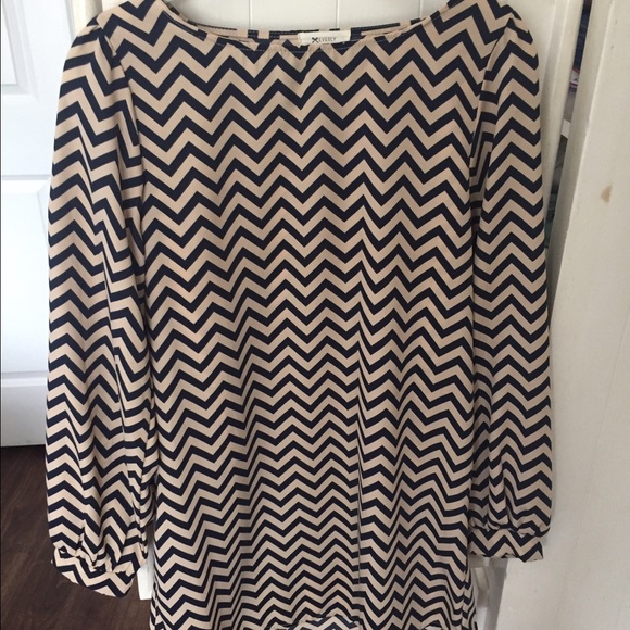 Everly Dresses & Skirts - Long sleeve chevron dress