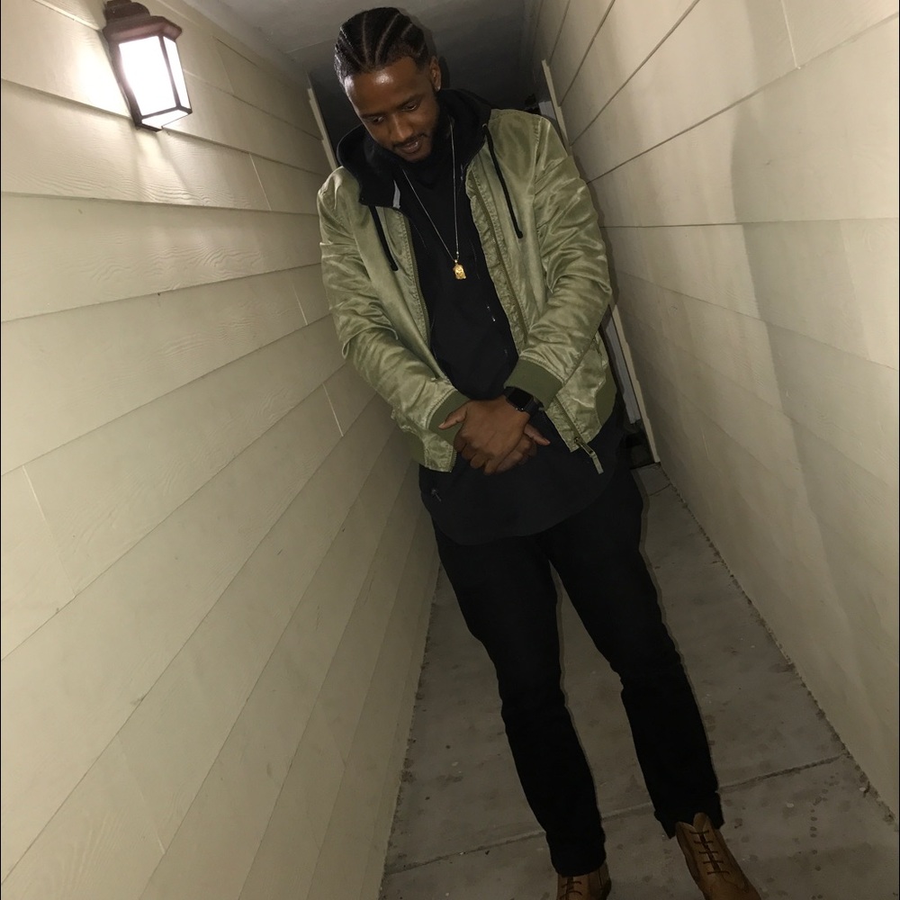 Meet your Posher, Joshua