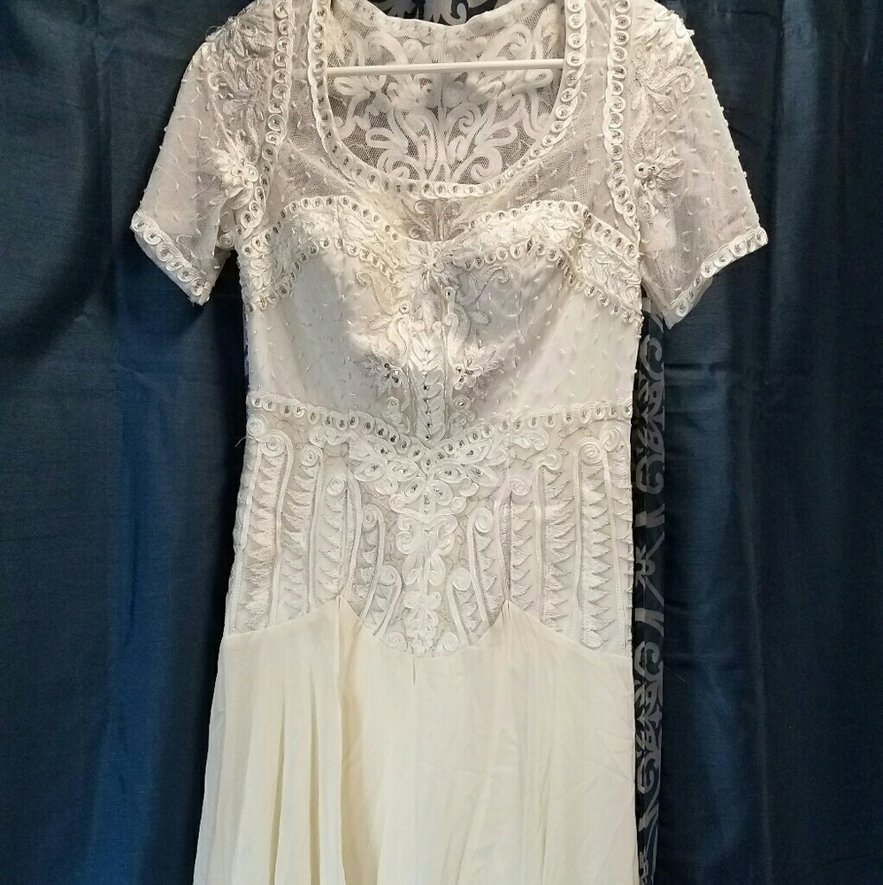 Stunning embroidered Sue Wong cocktail dress!