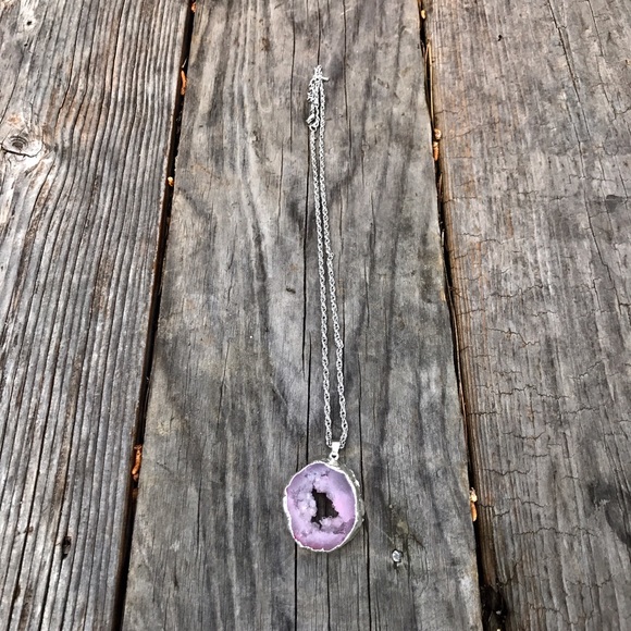 🌷 Quartz Natural Stone Necklace - Picture 6 of 7