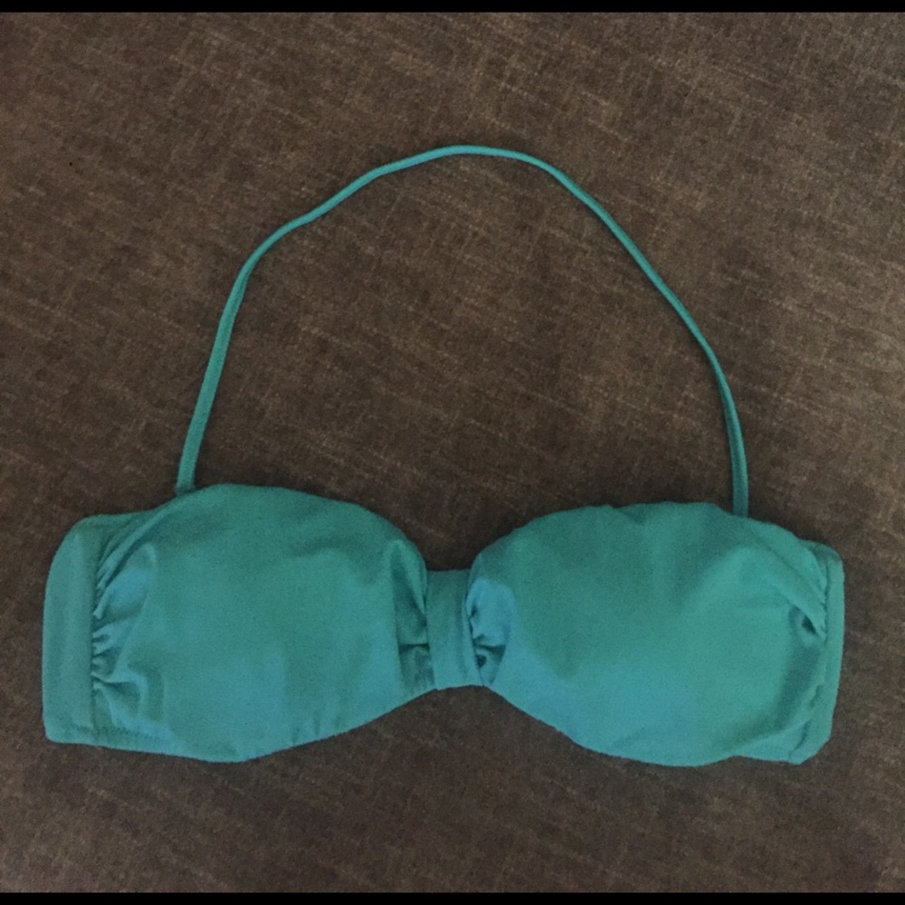 Cute blue bandeau top!