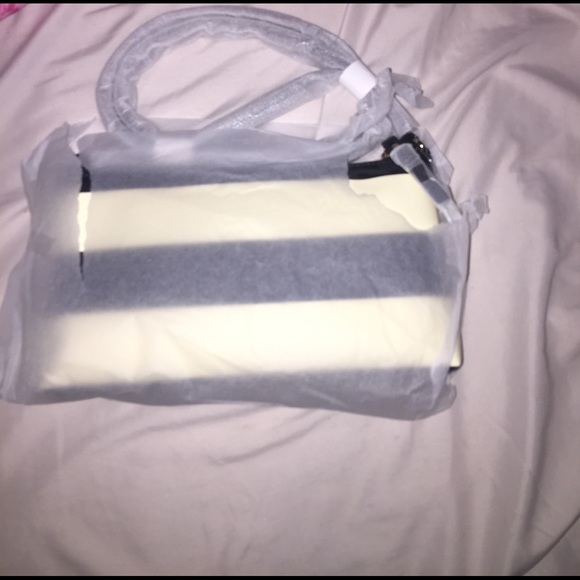 black and white patent leather Kate spade bag - Picture 2 of 8