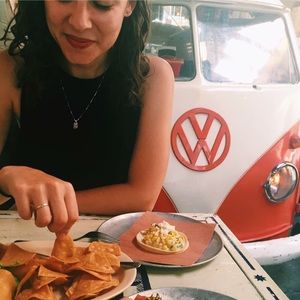 Meet your Posher, Laura