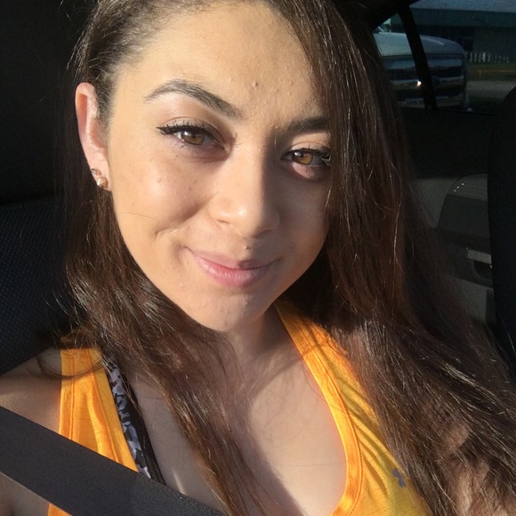 Meet your Posher! - Picture 6 of 7