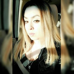 Meet your Posher, Cynthia