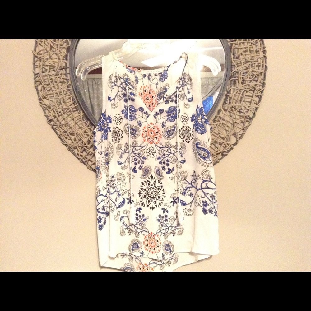 Top - Picture 2 of 2