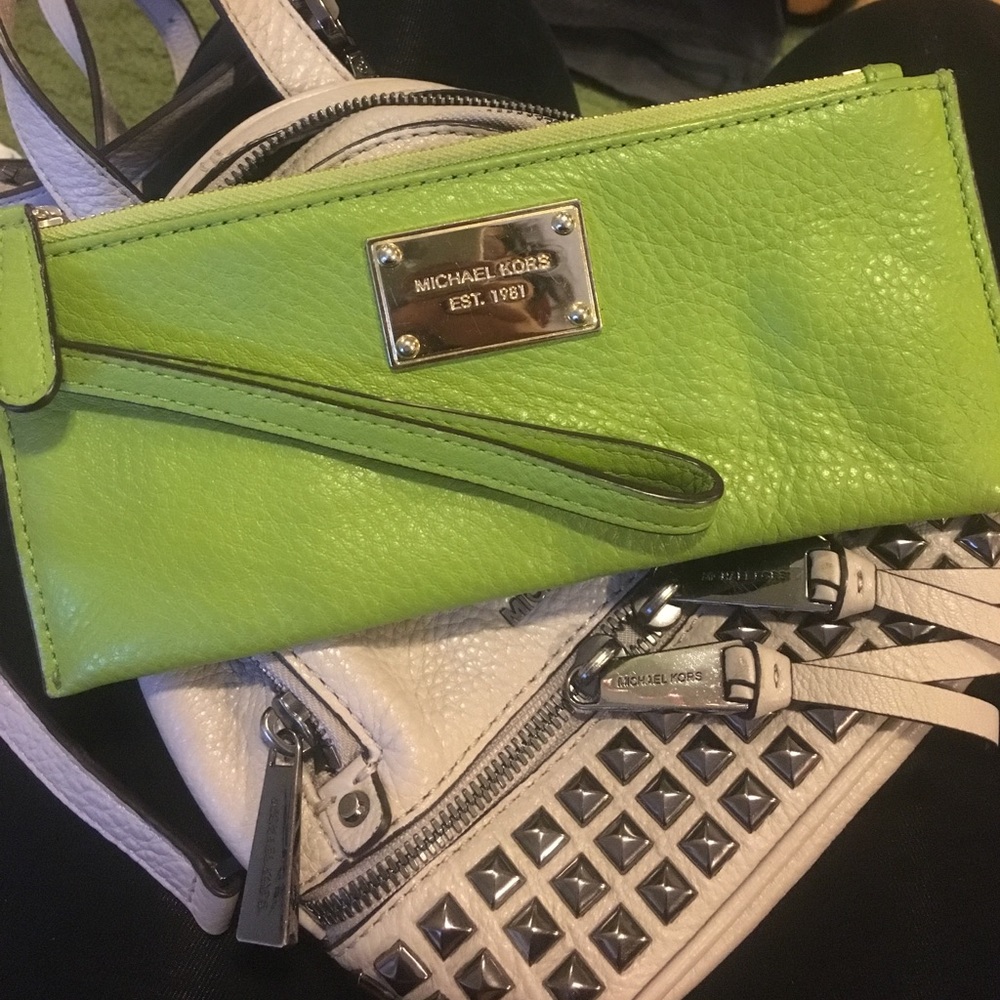 Michael kors wristlet