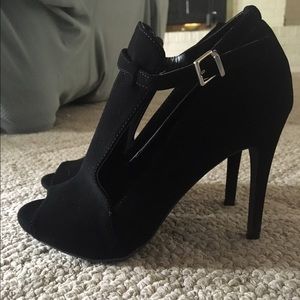 Black suede heels