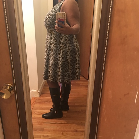 Beautiful animal print plus sized dress - Picture 3 of 4