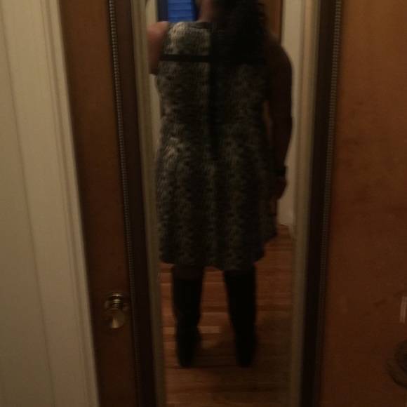 Beautiful animal print plus sized dress - Picture 4 of 4