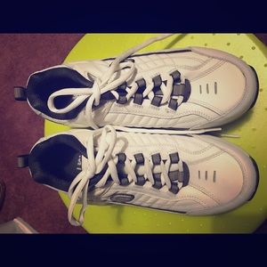 Men's Shoes/Skechers Shape up